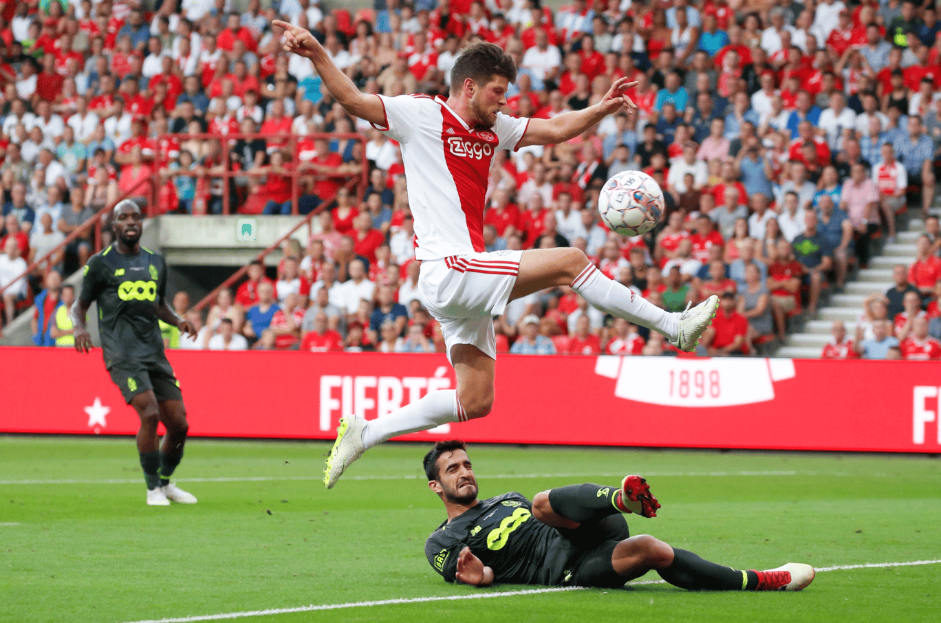 阿贾克斯欲续荷甲霸主传统：连续夺取冠军梦想的简单介绍