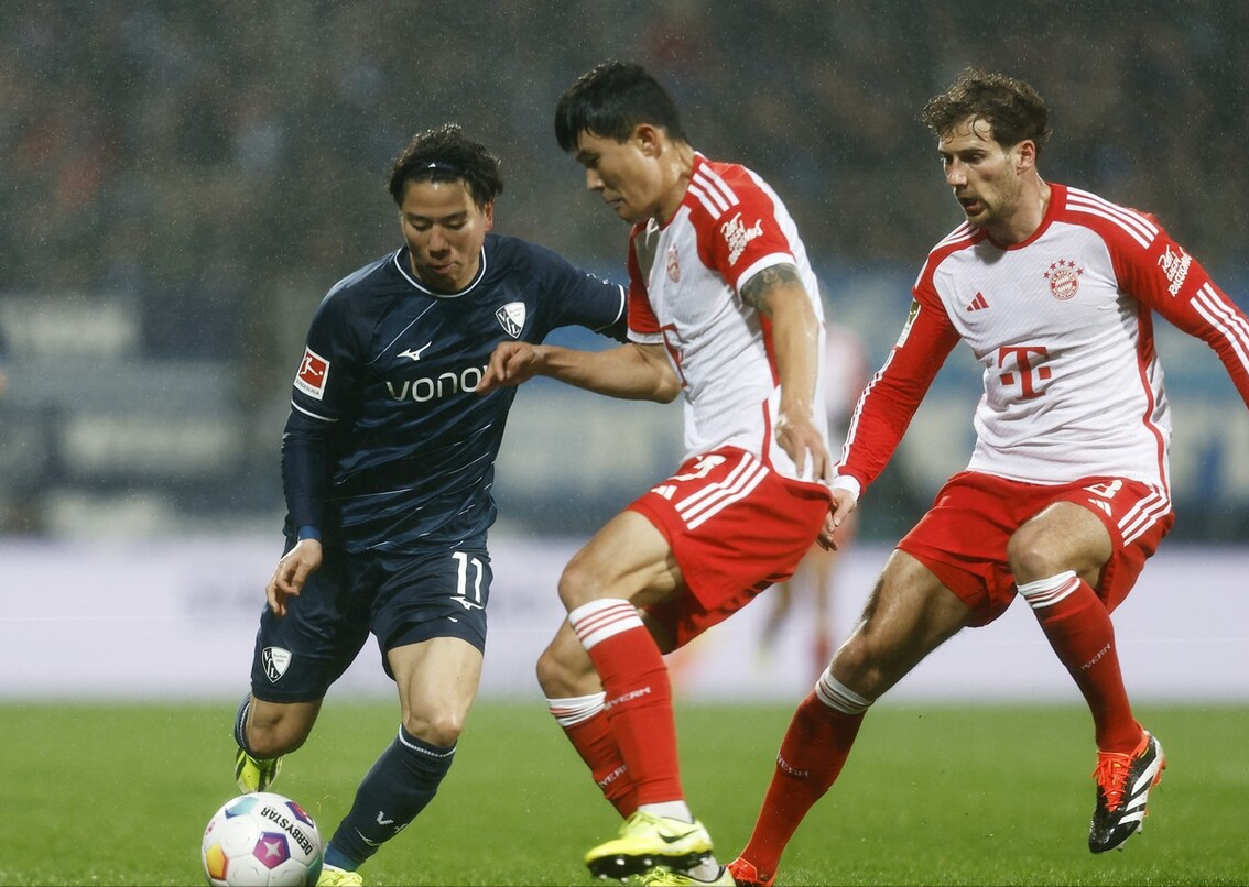 包含双方红牌警示多特蒙德南京人备战的词条